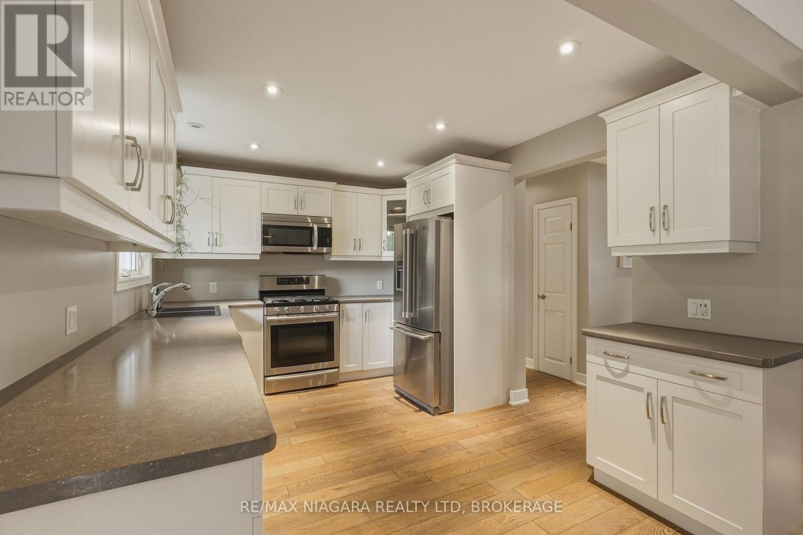 9 Youngblut Avenue, St. Catharines, Ontario  L2N 1M9 - Photo 14 - X13730064
