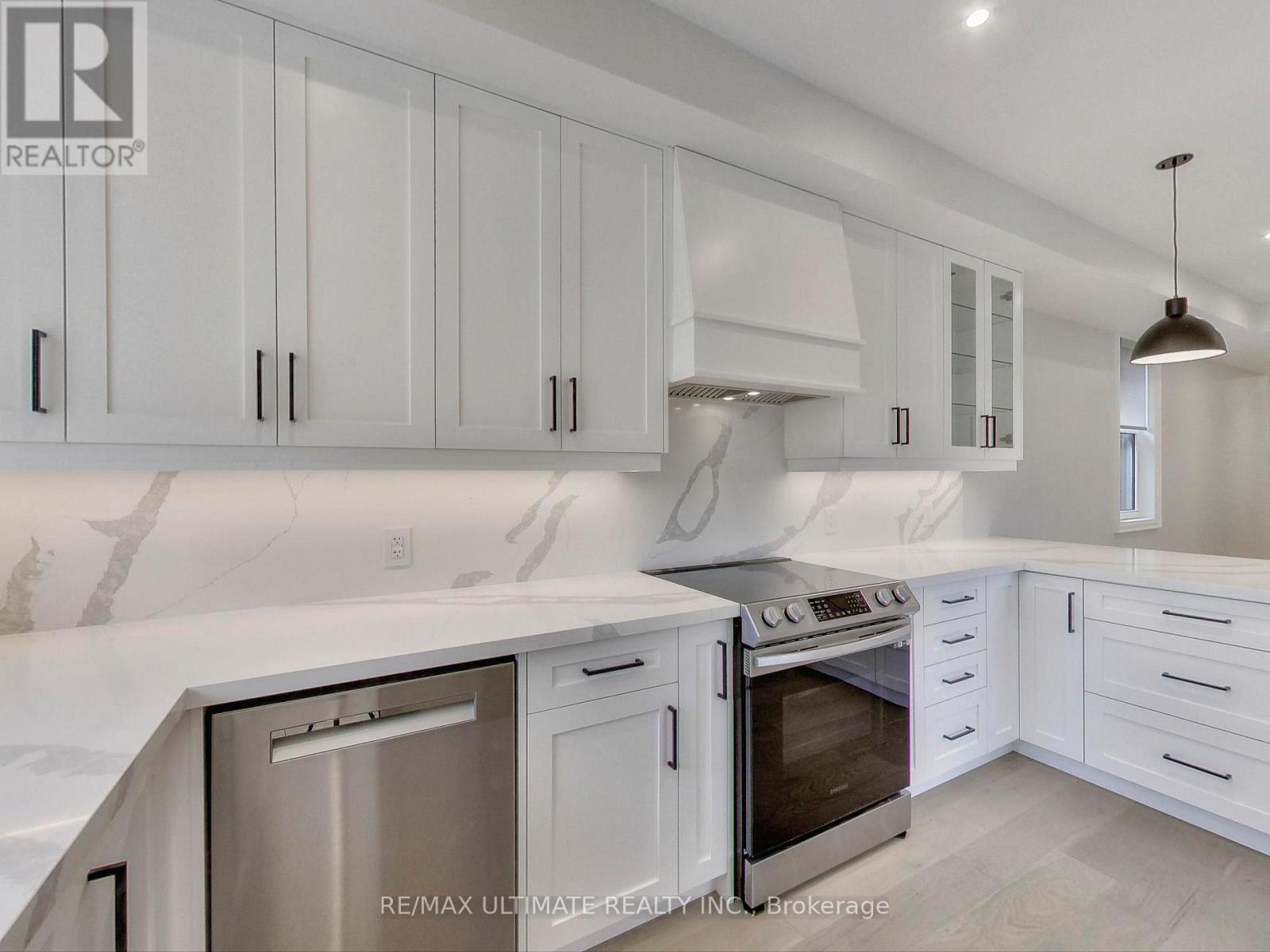 201 - 387 GLENHOLME AVENUE