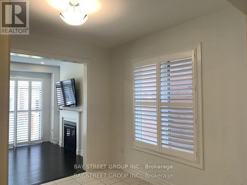 83 Christine Elliott Avenue, Whitby, Ontario  L1P 0C8 - Photo 4 - E13730056