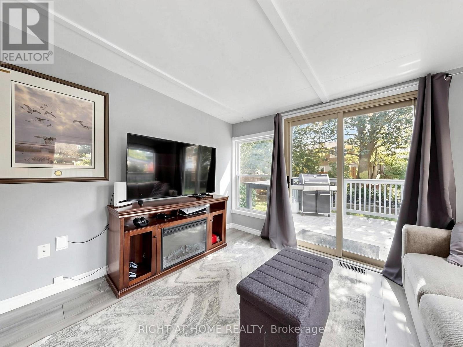 479 Bernhard Crescent, Oshawa, Ontario L1G 2B7 - Photo 14 - E13730070