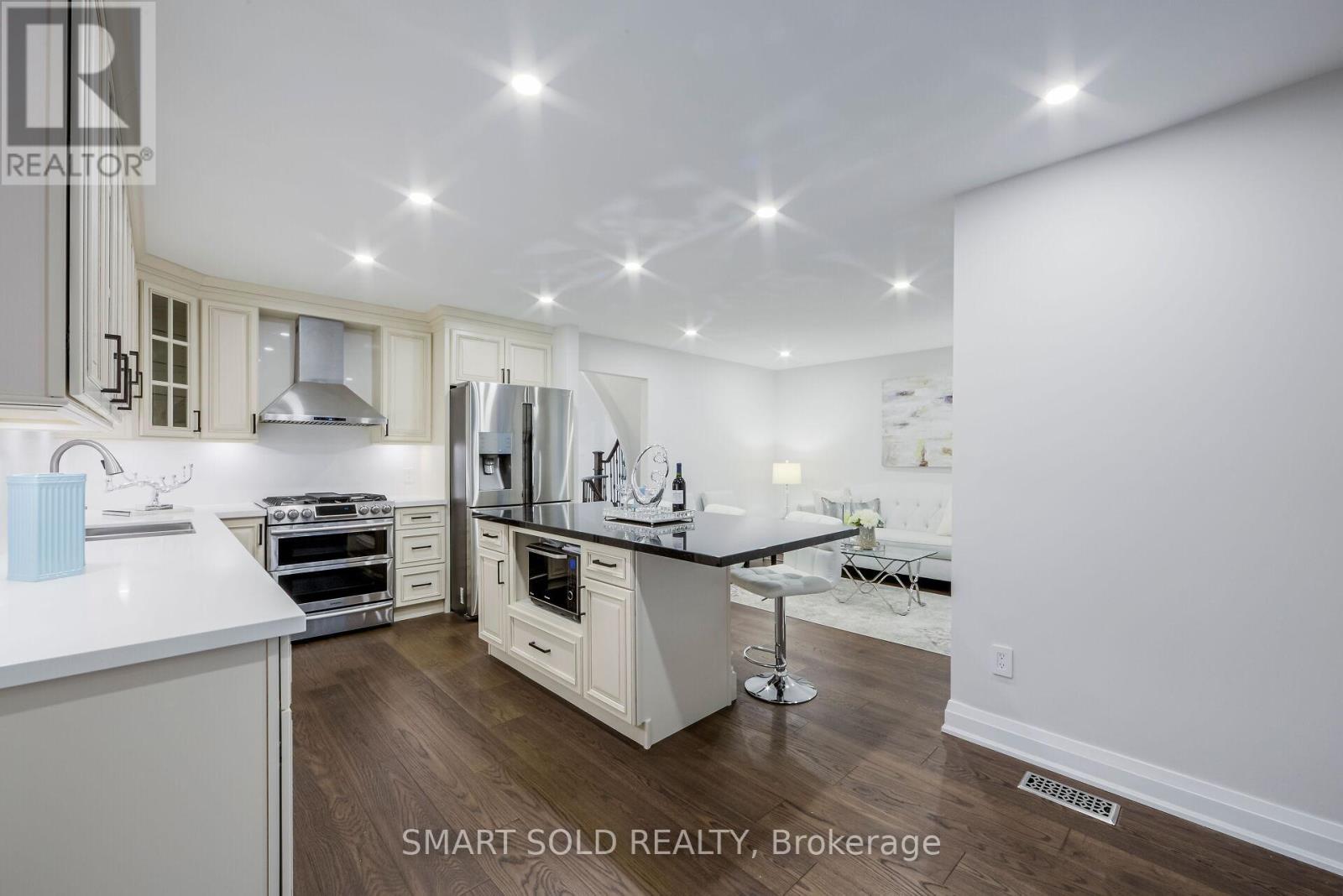 1 Tiffany Gate, Richmond Hill, Ontario  L4C 6W7 - Photo 14 - N13729952