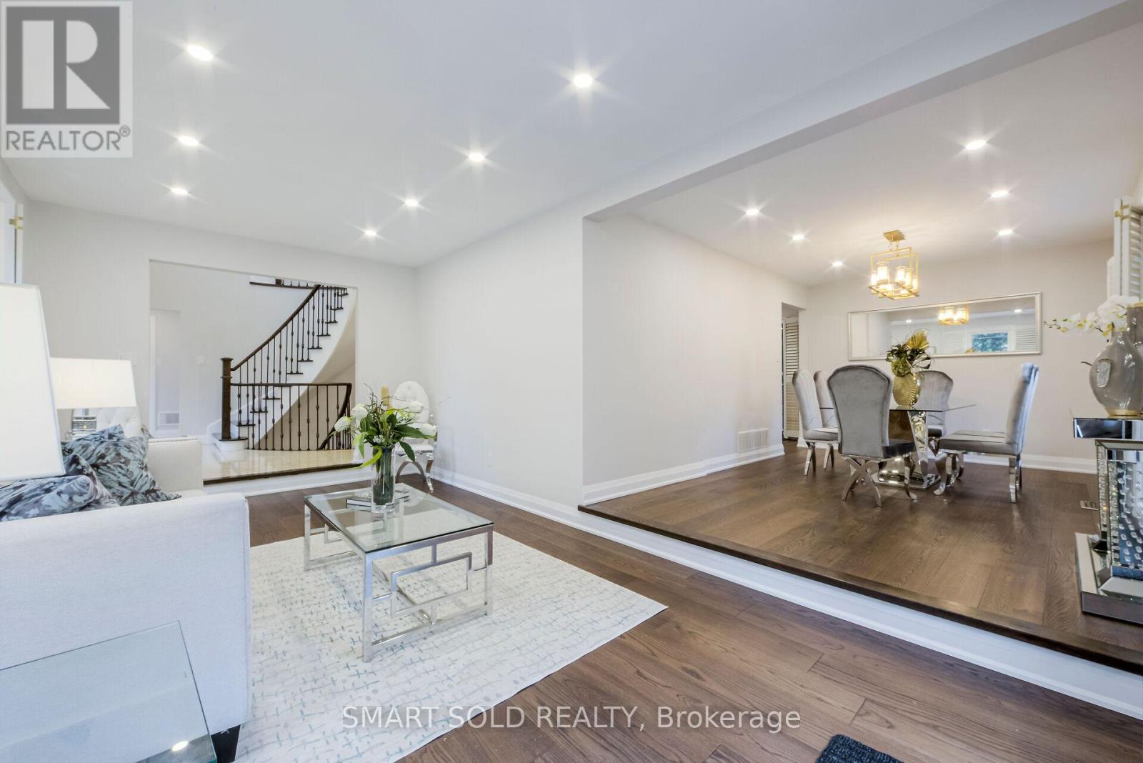 1 Tiffany Gate, Richmond Hill, Ontario  L4C 6W7 - Photo 8 - N13729952