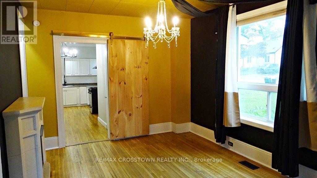 39 Grove Street W, Barrie, Ontario  L4N 1M6 - Photo 3 - S13730000
