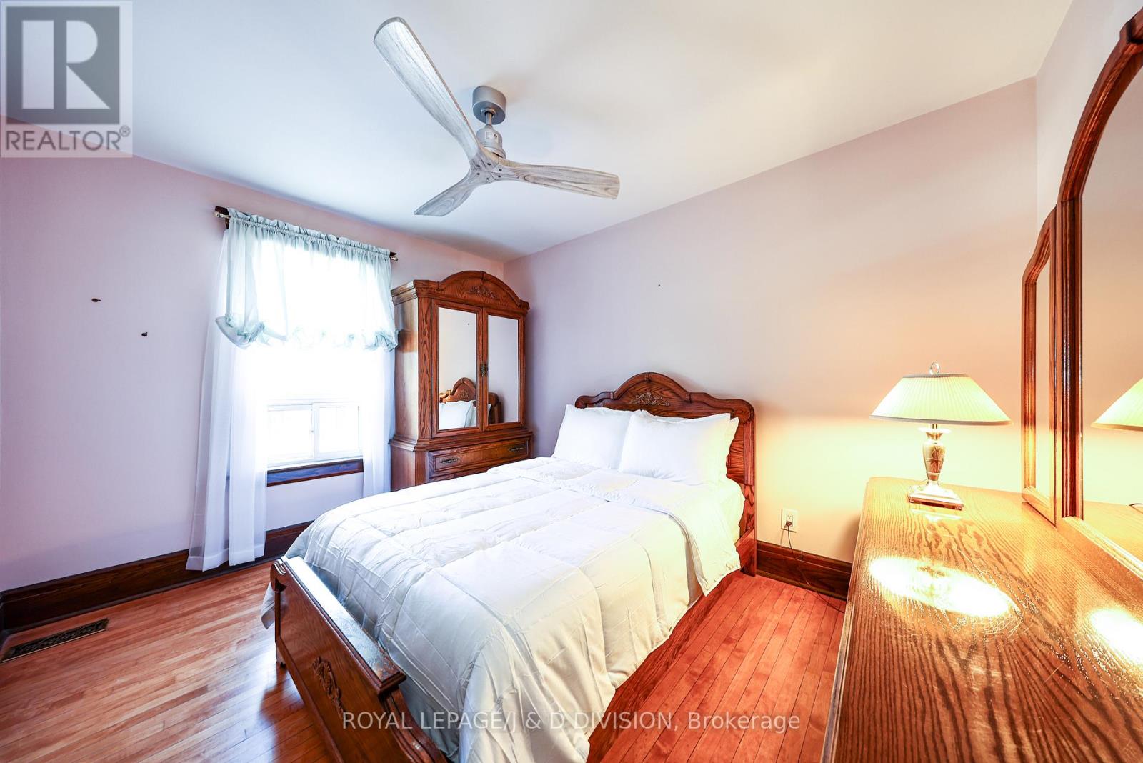 553 Runnymede Road, Toronto, Ontario  M6S 2Z8 - Photo 18 - W13729356
