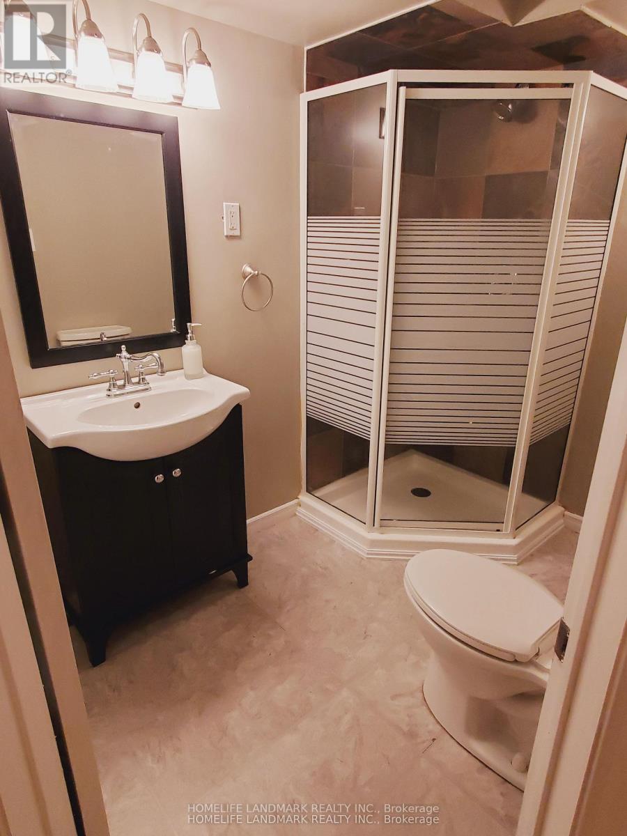 176 Glenashton Drive, Oakville, Ontario L6H 6H6 - Photo 15 - W13729968