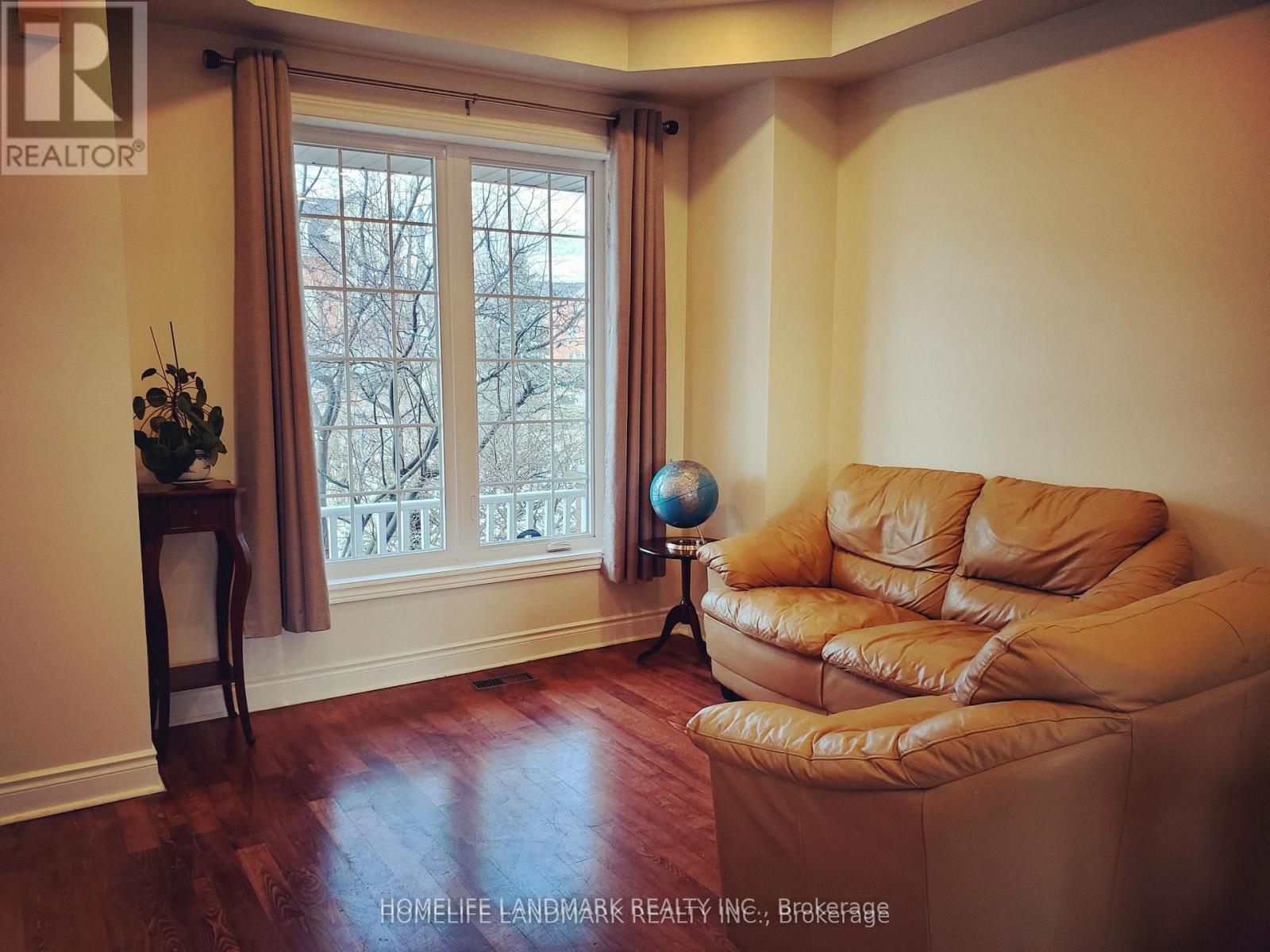 176 Glenashton Drive, Oakville, Ontario L6H 6H6 - Photo 3 - W13729968