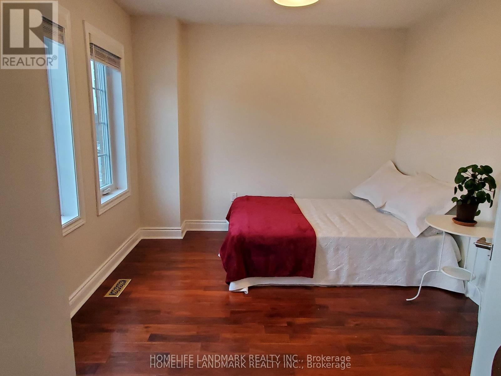 176 Glenashton Drive, Oakville, Ontario L6H 6H6 - Photo 7 - W13729968