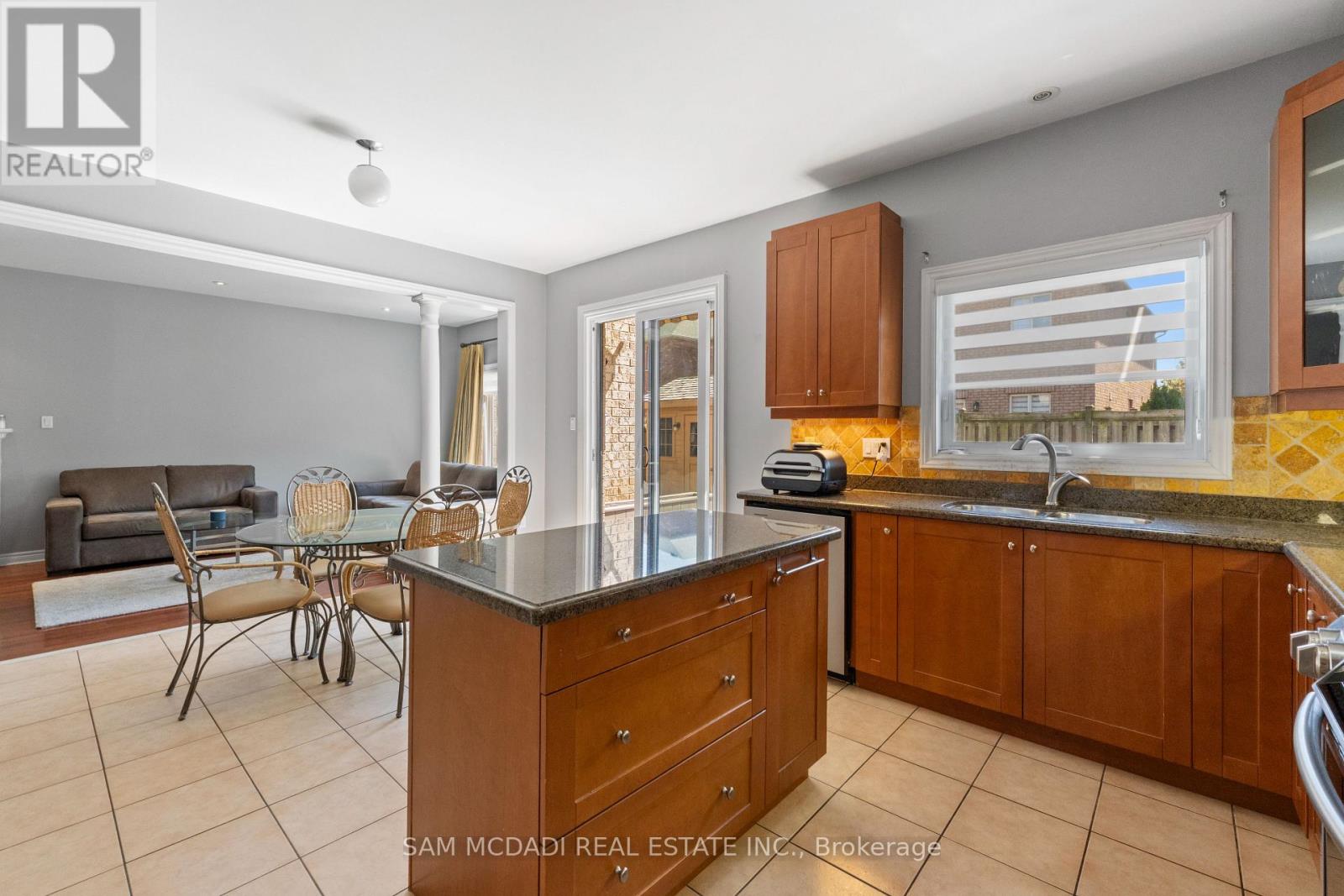 2476 Palmerston Road, Oakville, Ontario  L6H 7L6 - Photo 10 - W13730100