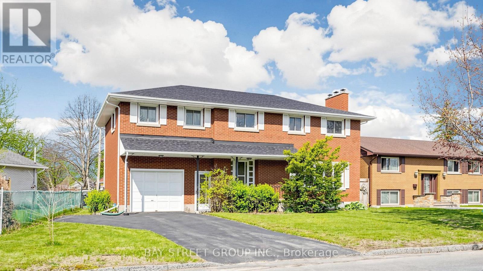 14 MACHAR PLACE, Kingston, Ontario