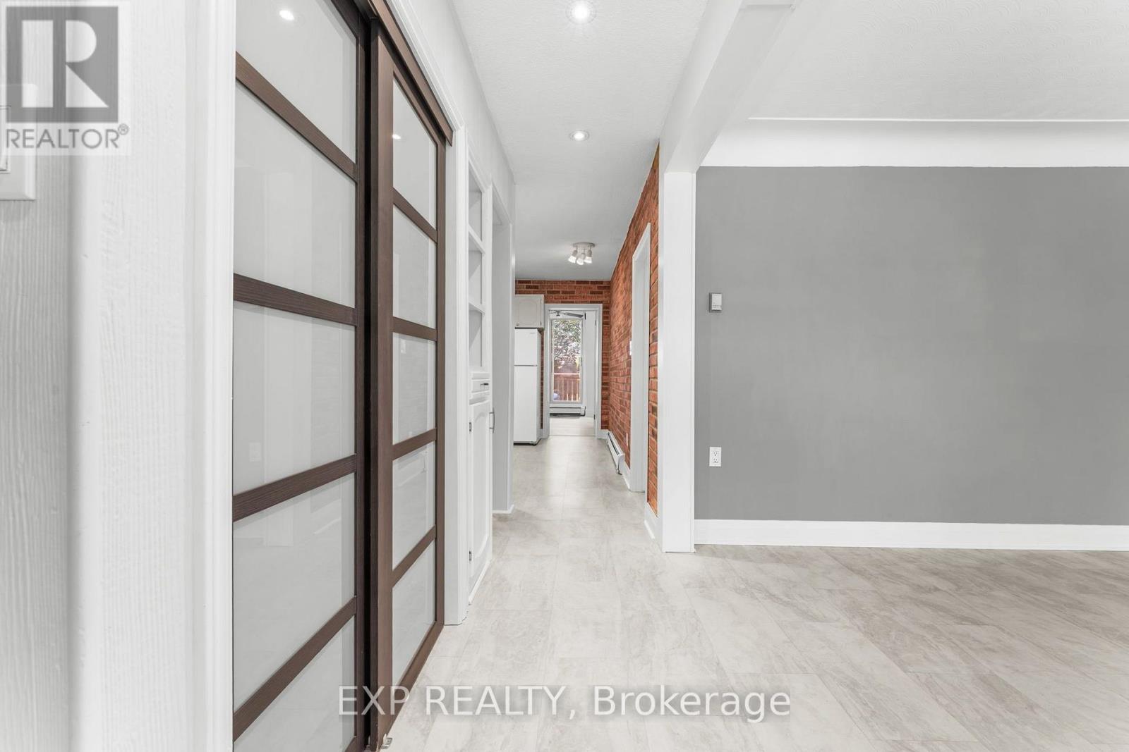 156 Park Row S, Hamilton (Delta), Ontario  L8K 2J8 - Photo 4 - X13730084