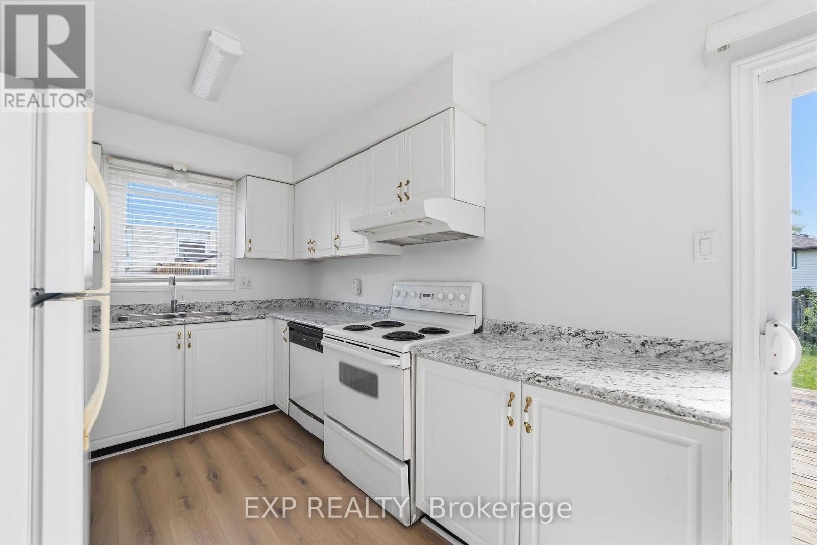 746 Homeview Road, London South (South Q), Ontario  N6C 5N8 - Photo 7 - X13730136