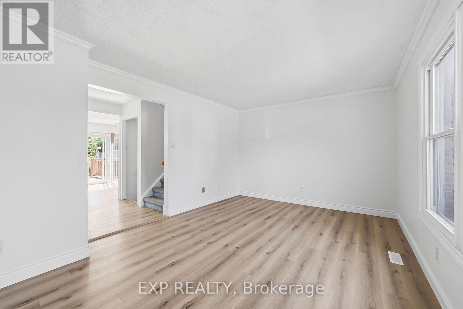 746 Homeview Road, London South (South Q), Ontario  N6C 5N8 - Photo 8 - X13730136