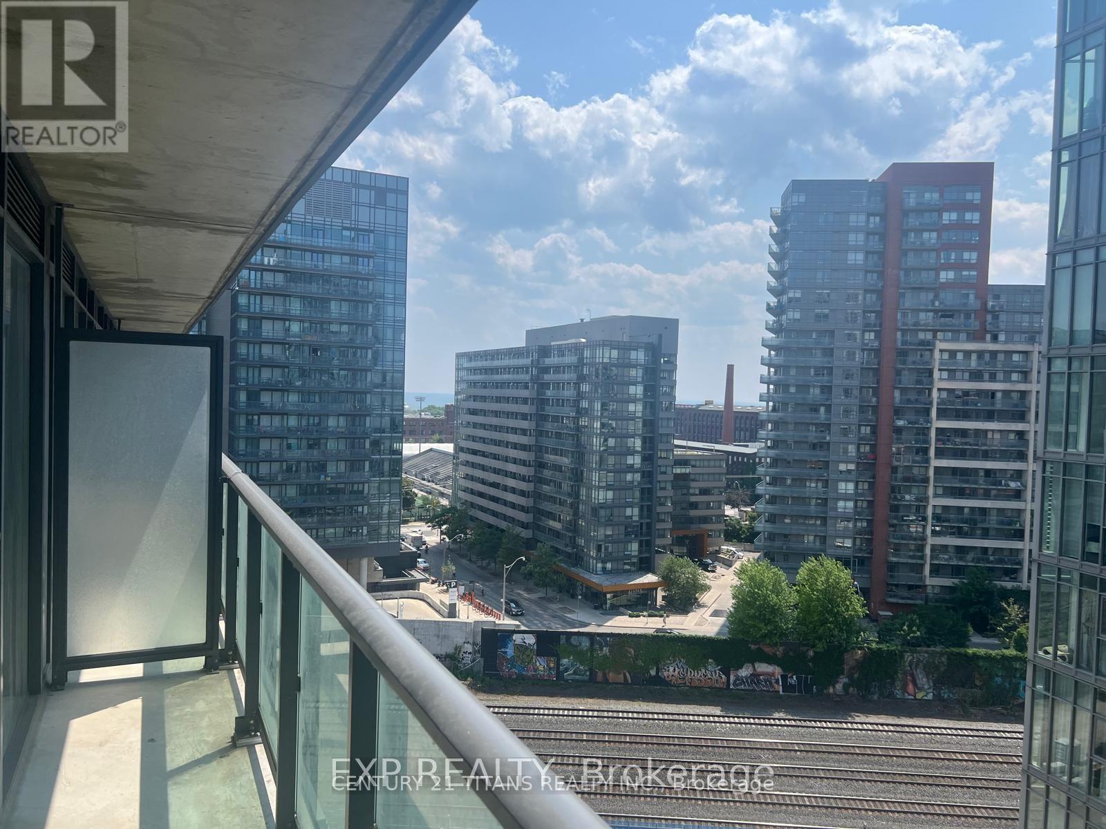 1212 - 36 LISGAR STREET