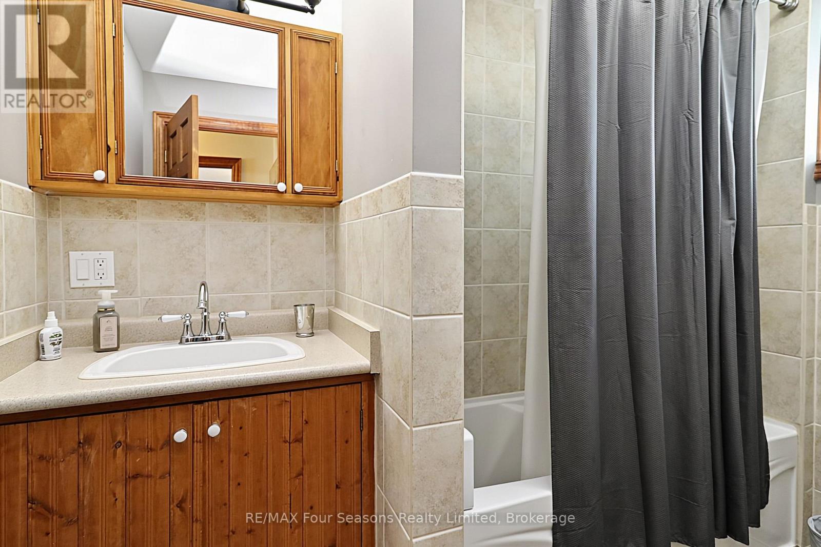 121 Birch View Trail, Blue Mountains, Ontario  L9Y 0M1 - Photo 14 - X13730126