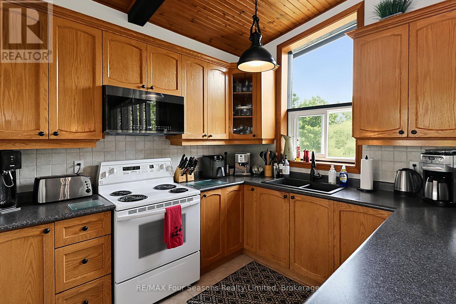 121 Birch View Trail, Blue Mountains, Ontario  L9Y 0M1 - Photo 7 - X13730126
