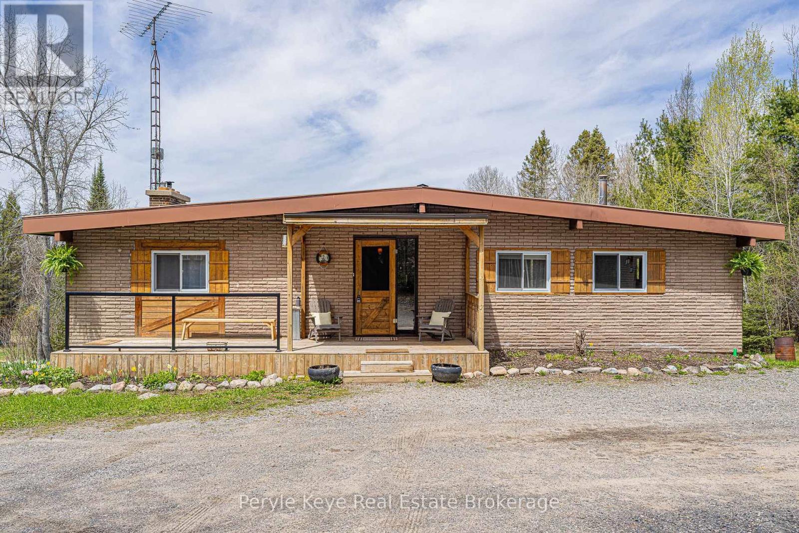 114 Robbs Rock Road, Burk's Falls, Ontario  P0A 1C0 - Photo 1 - X13730140