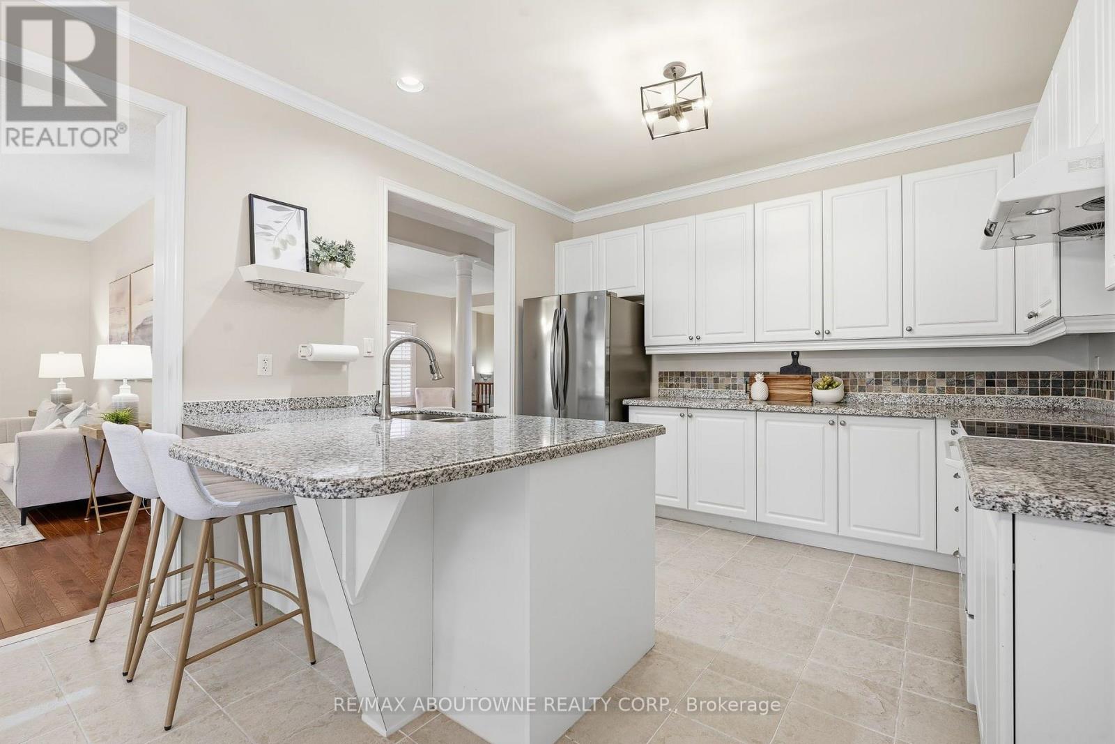 2381 Grand Oak Trail, Oakville, Ontario L6M 4V4 - Photo 10 - W13730148