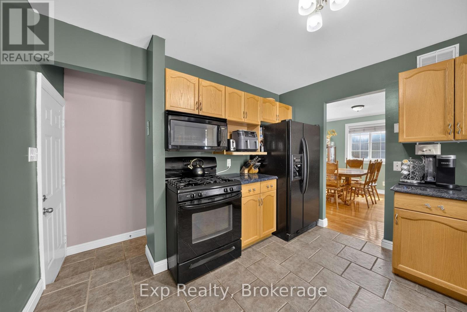 59 Avondale Road, Belleville, Ontario  K8P 4G2 - Photo 10 - X13730218