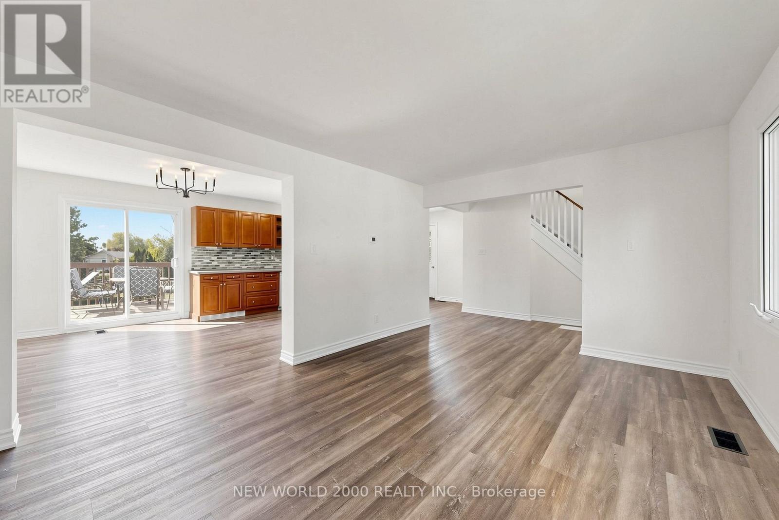 10 Buce Avenue, Bradford West Gwillimbury (Bradford), Ontario  L3Z 2C4 - Photo 6 - N13730184