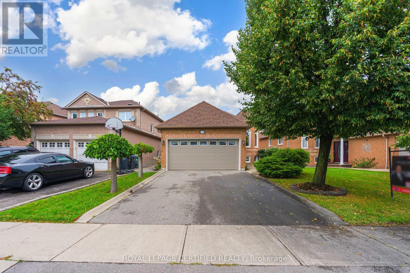 45 Springview Drive, Brampton, Ontario  L6X 4M3 - Photo 2 - W13503536