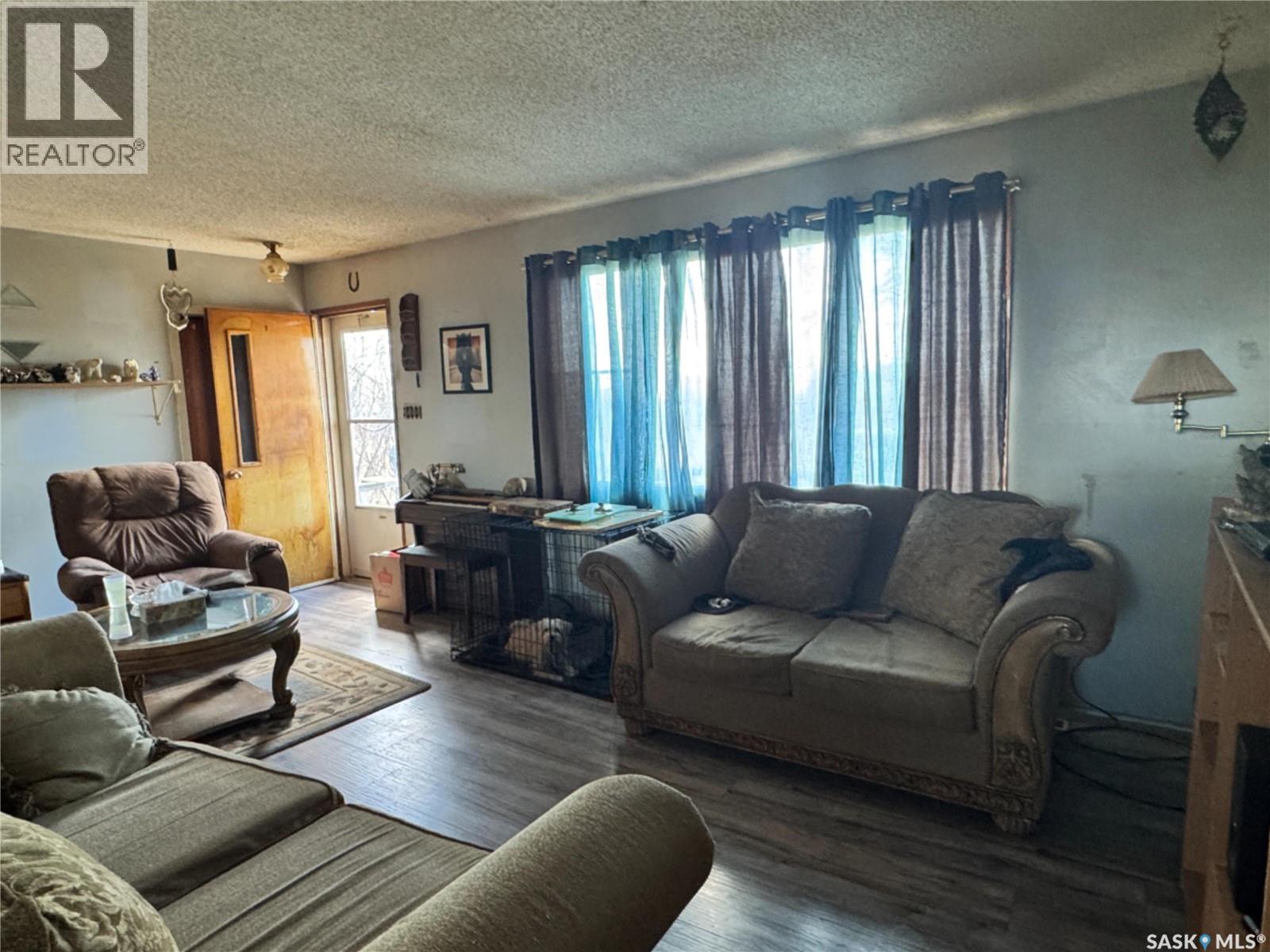 102 1st Avenue, Landis, Saskatchewan  S0K 2K0 - Photo 8 - SK036562