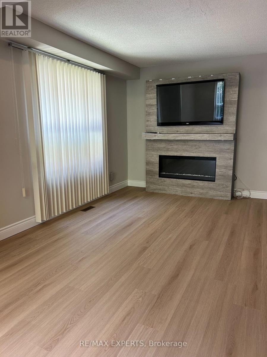 146 Dumfries Avenue, Brampton, Ontario  L6Z 2W9 - Photo 5 - W13461342