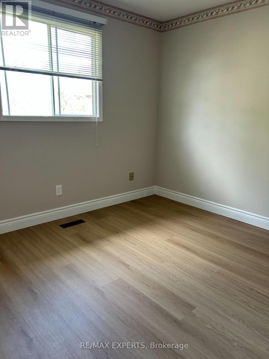 146 Dumfries Avenue, Brampton, Ontario  L6Z 2W9 - Photo 13 - W13461342