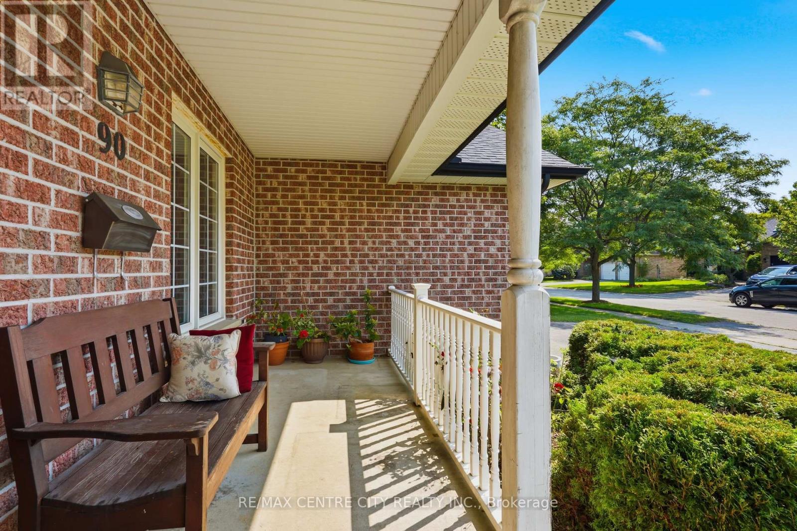 90 Moraine Crescent, London North, Ontario  N6G 4Z1 - Photo 4 - X13730260