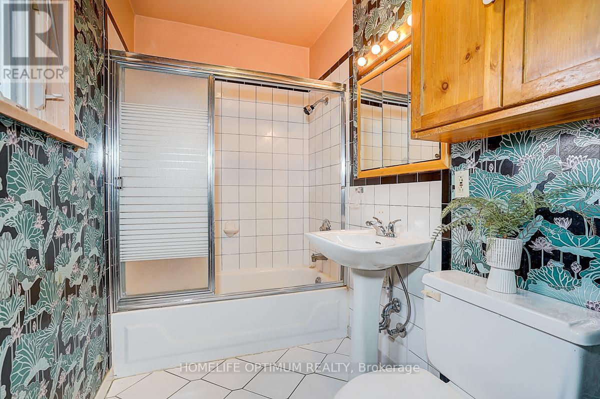 16 Ayre Point Road, Toronto, Ontario M1M 1G5 - Photo 19 - E13730258