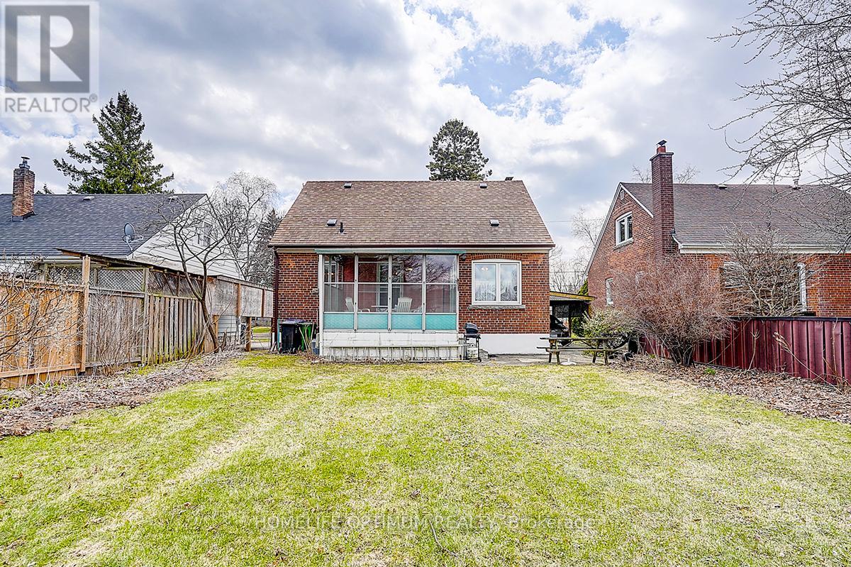 16 Ayre Point Road, Toronto, Ontario M1M 1G5 - Photo 4 - E13730258