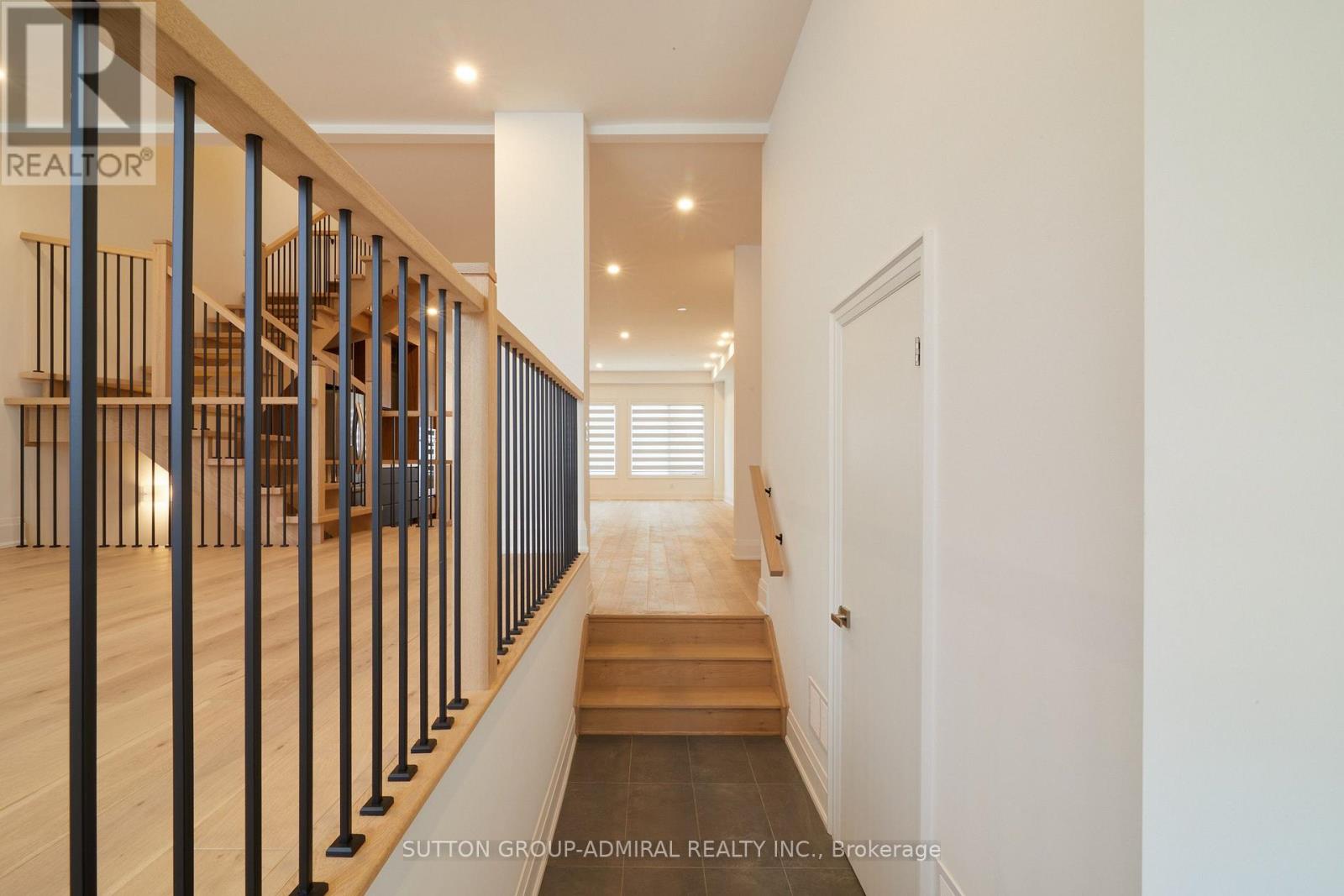 Direzze 18 Court, Richmond Hill, Ontario  L4C 5T8 - Photo 5 - N13730394