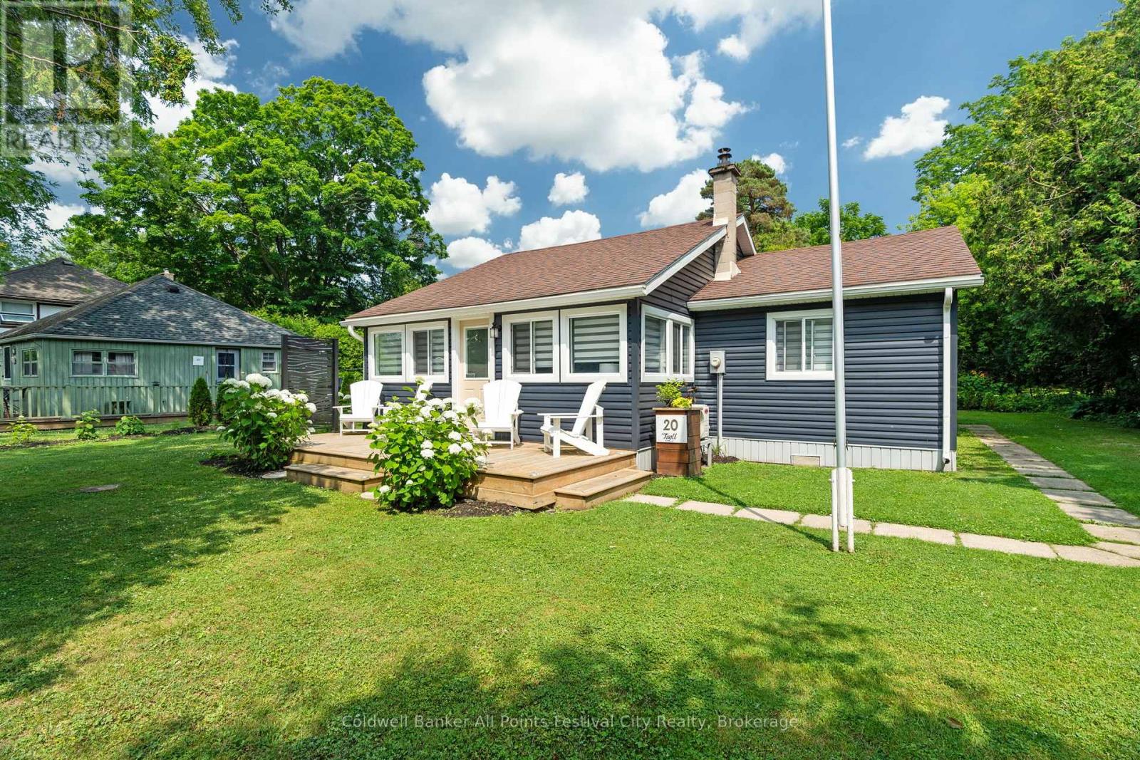20 TUYLL STREET, Bluewater, Ontario