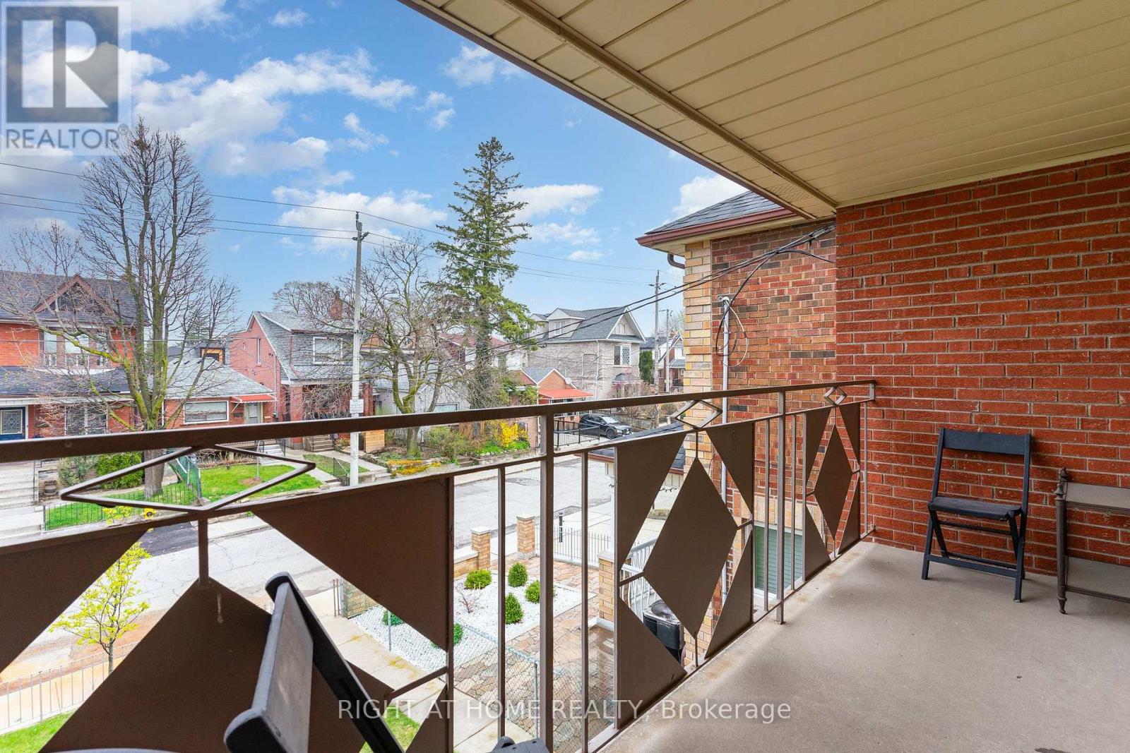 147 Ascot Avenue, Toronto, Ontario  M6E 1G5 - Photo 10 - W13730240
