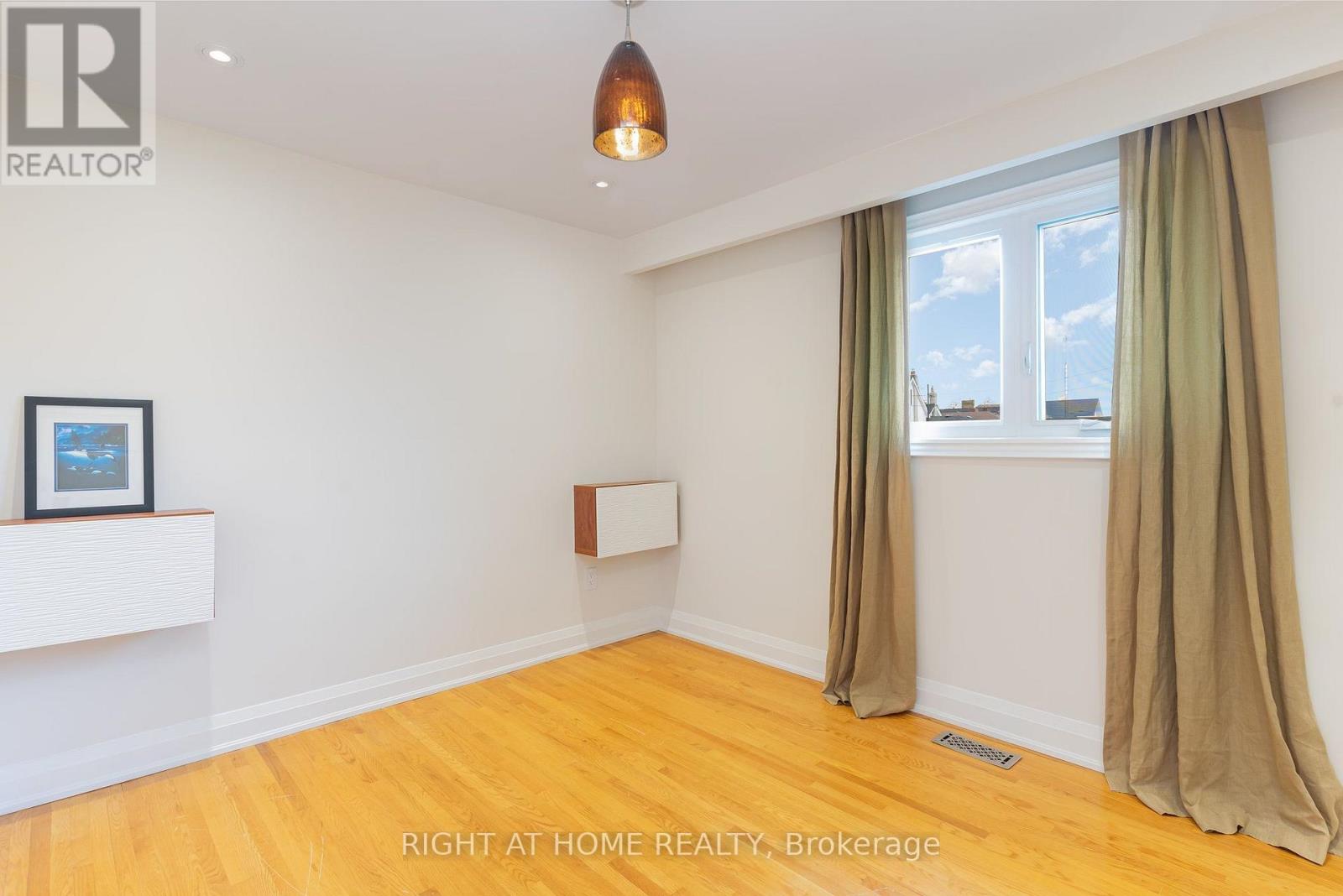 147 Ascot Avenue, Toronto, Ontario  M6E 1G5 - Photo 14 - W13730240