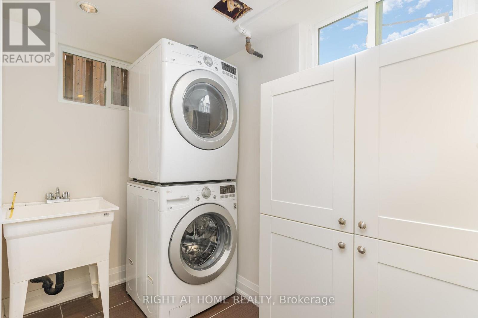147 Ascot Avenue, Toronto, Ontario  M6E 1G5 - Photo 22 - W13730240