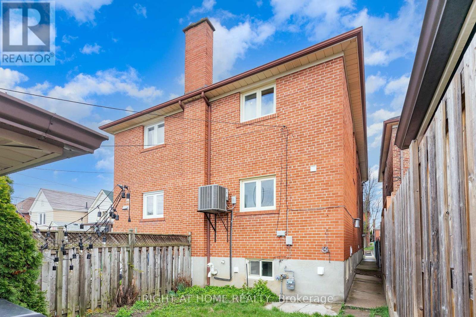 147 Ascot Avenue, Toronto, Ontario  M6E 1G5 - Photo 24 - W13730240