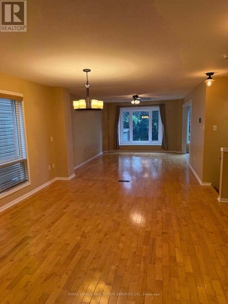 2254 Pathfinder Drive, Burlington, Ontario  L7L 6L6 - Photo 2 - W13730286