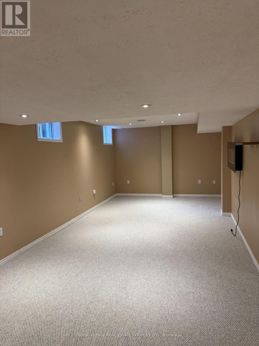 2254 Pathfinder Drive, Burlington, Ontario  L7L 6L6 - Photo 22 - W13730286