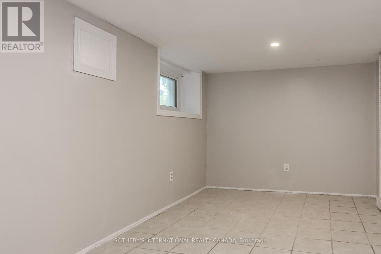 Bsmt - 15 Indian Road Crescent, Toronto, Ontario  M6P 2E9 - Photo 14 - W13730302