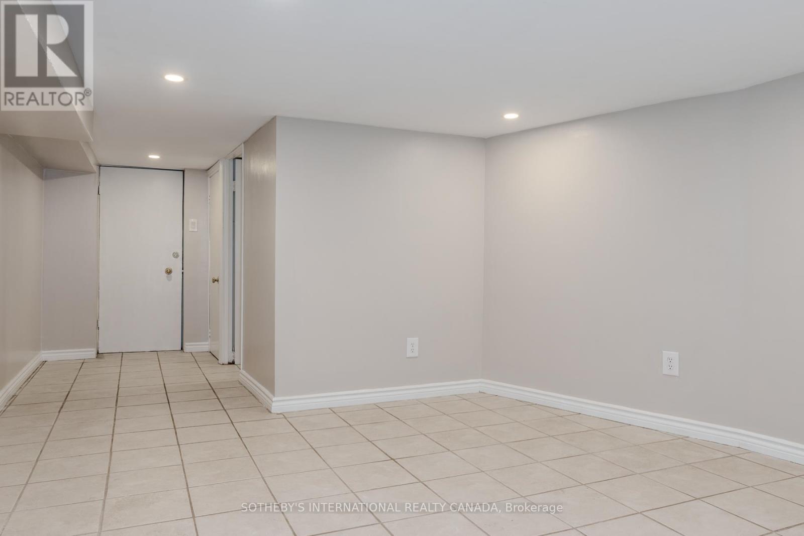 Bsmt - 15 Indian Road Crescent, Toronto, Ontario  M6P 2E9 - Photo 8 - W13730302