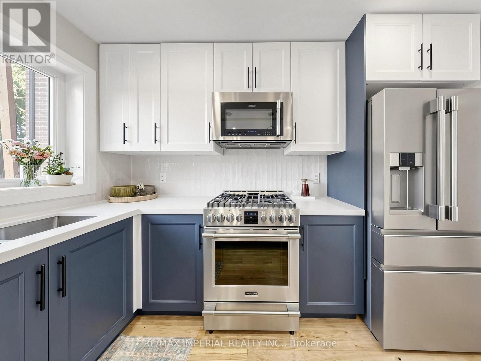 404 Glen Park Avenue, Toronto, Ontario  M6B 2E5 - Photo 13 - W13730356