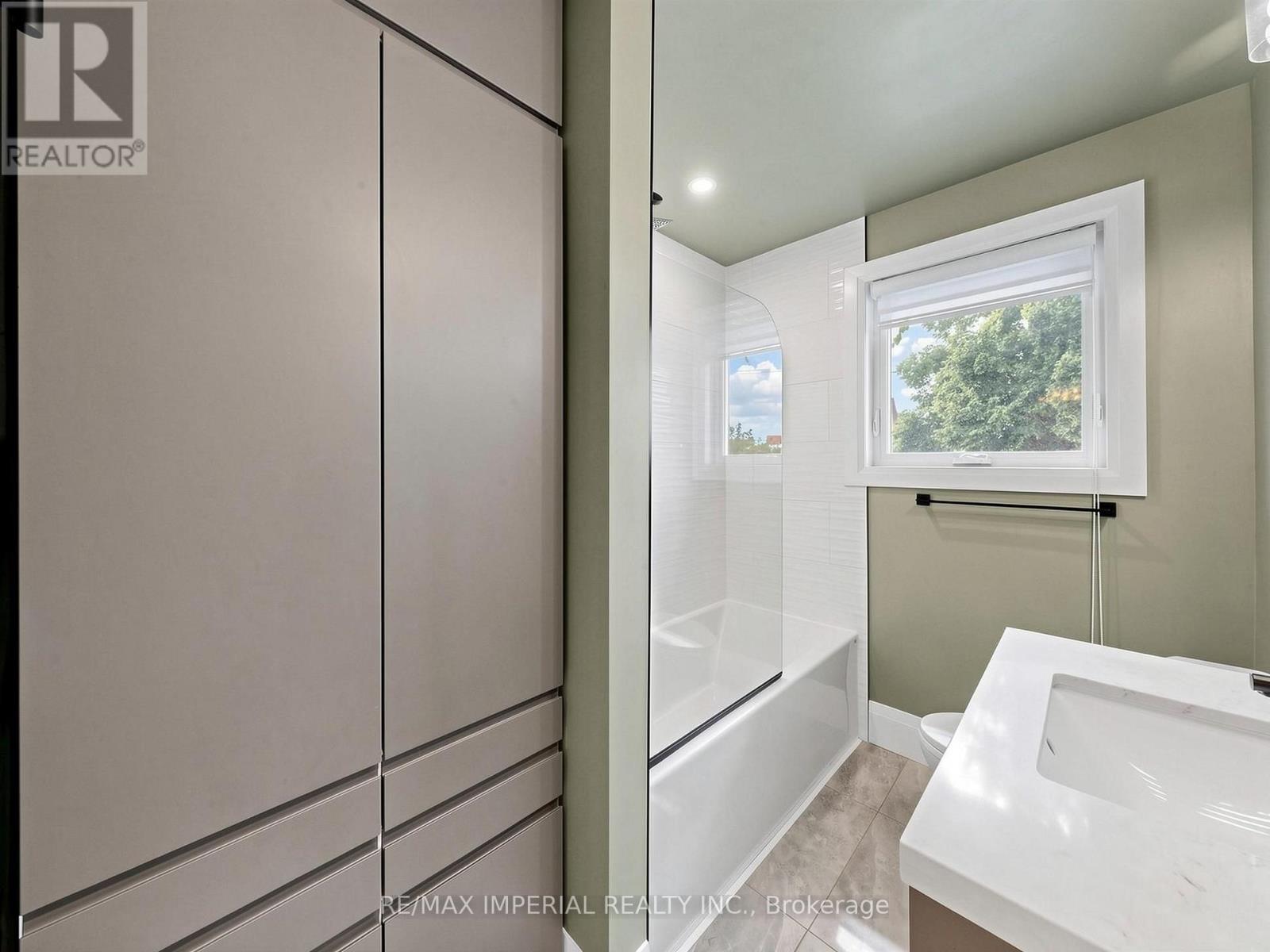 404 Glen Park Avenue, Toronto, Ontario  M6B 2E5 - Photo 26 - W13730356