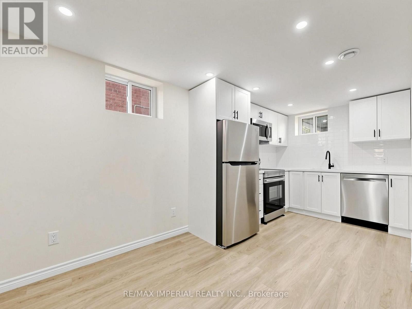 404 Glen Park Avenue, Toronto, Ontario  M6B 2E5 - Photo 29 - W13730356