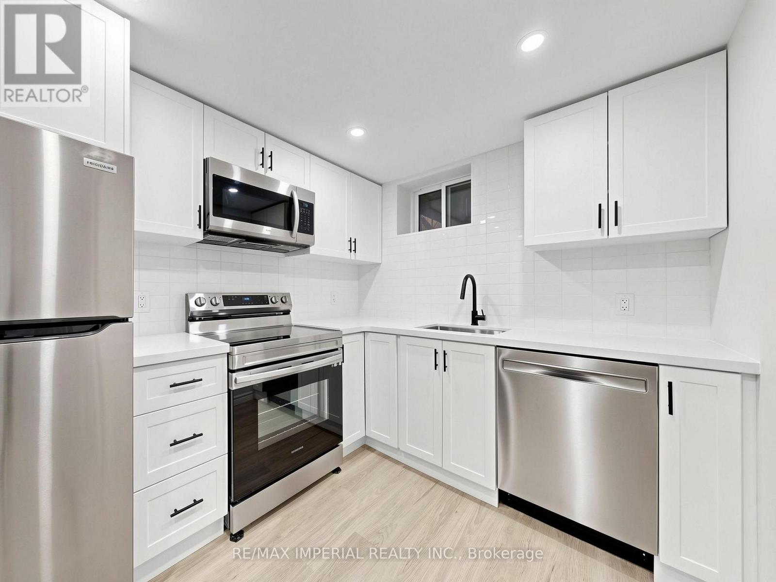 404 Glen Park Avenue, Toronto, Ontario  M6B 2E5 - Photo 31 - W13730356
