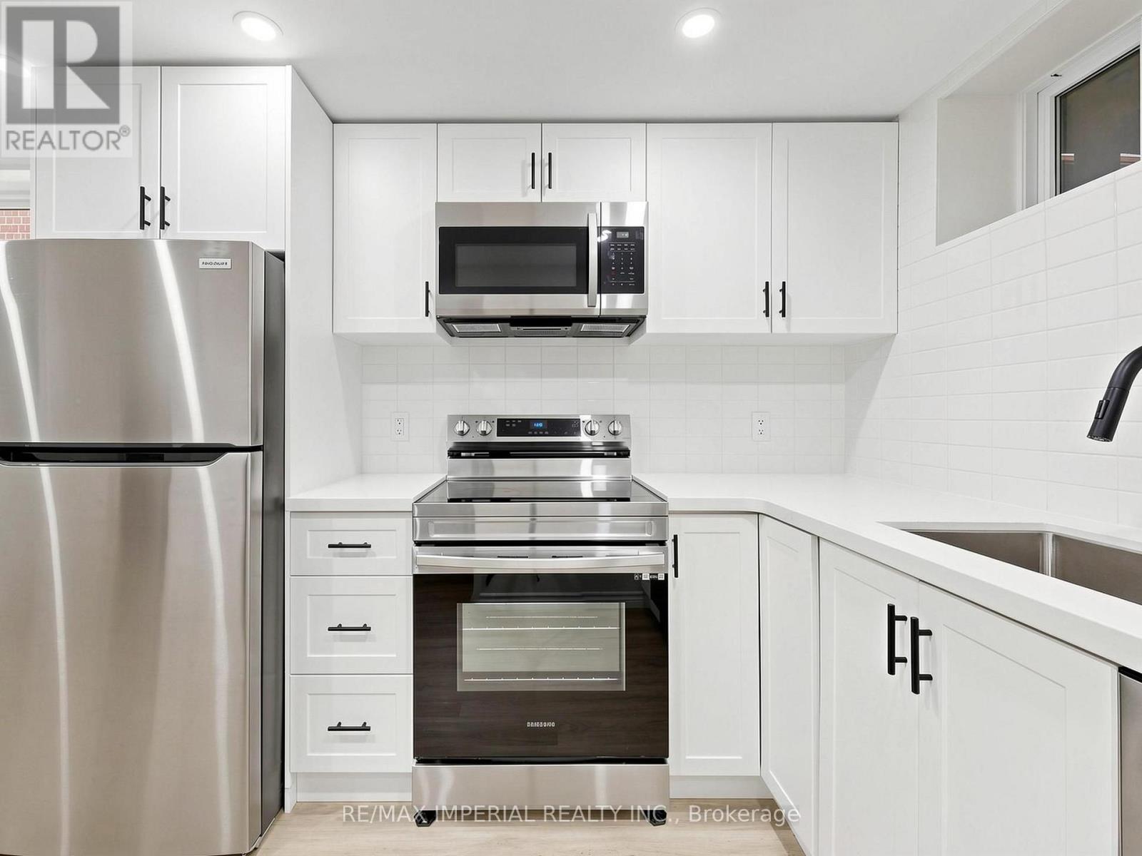 404 Glen Park Avenue, Toronto, Ontario  M6B 2E5 - Photo 32 - W13730356