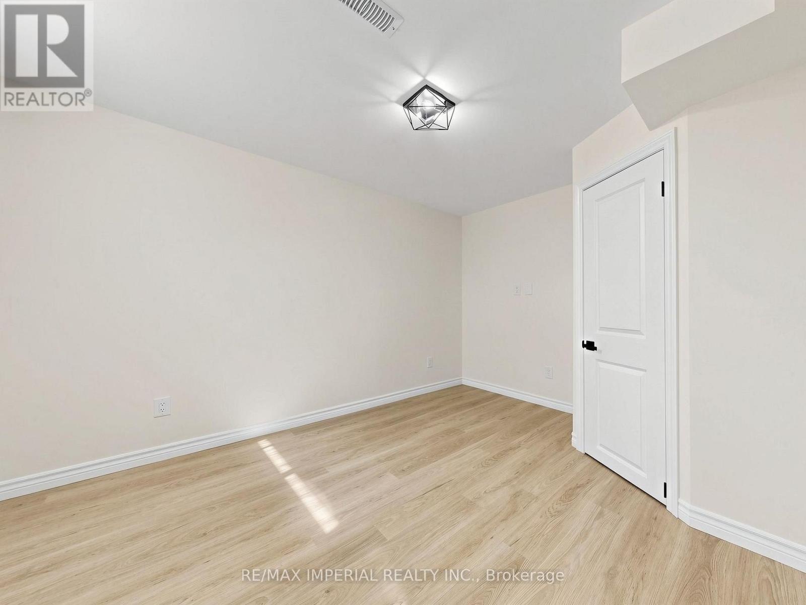 404 Glen Park Avenue, Toronto, Ontario  M6B 2E5 - Photo 35 - W13730356