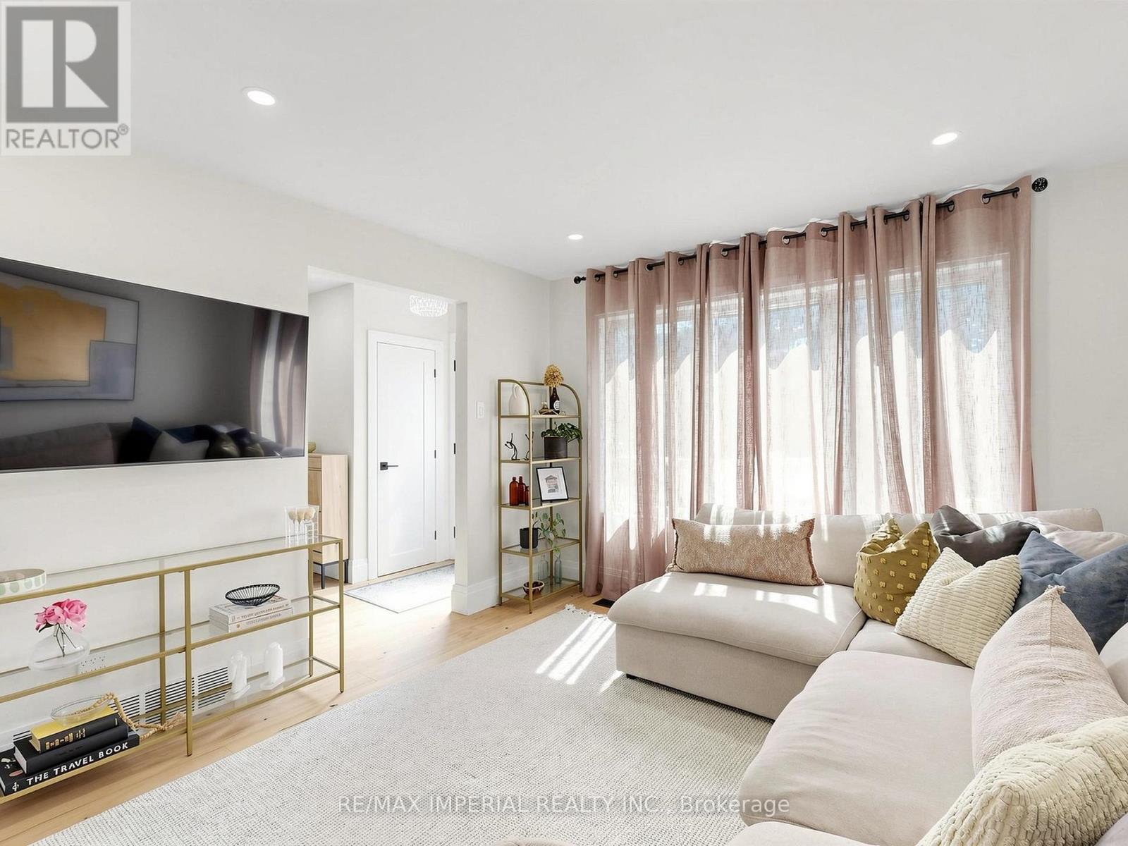 404 Glen Park Avenue, Toronto, Ontario  M6B 2E5 - Photo 6 - W13730356