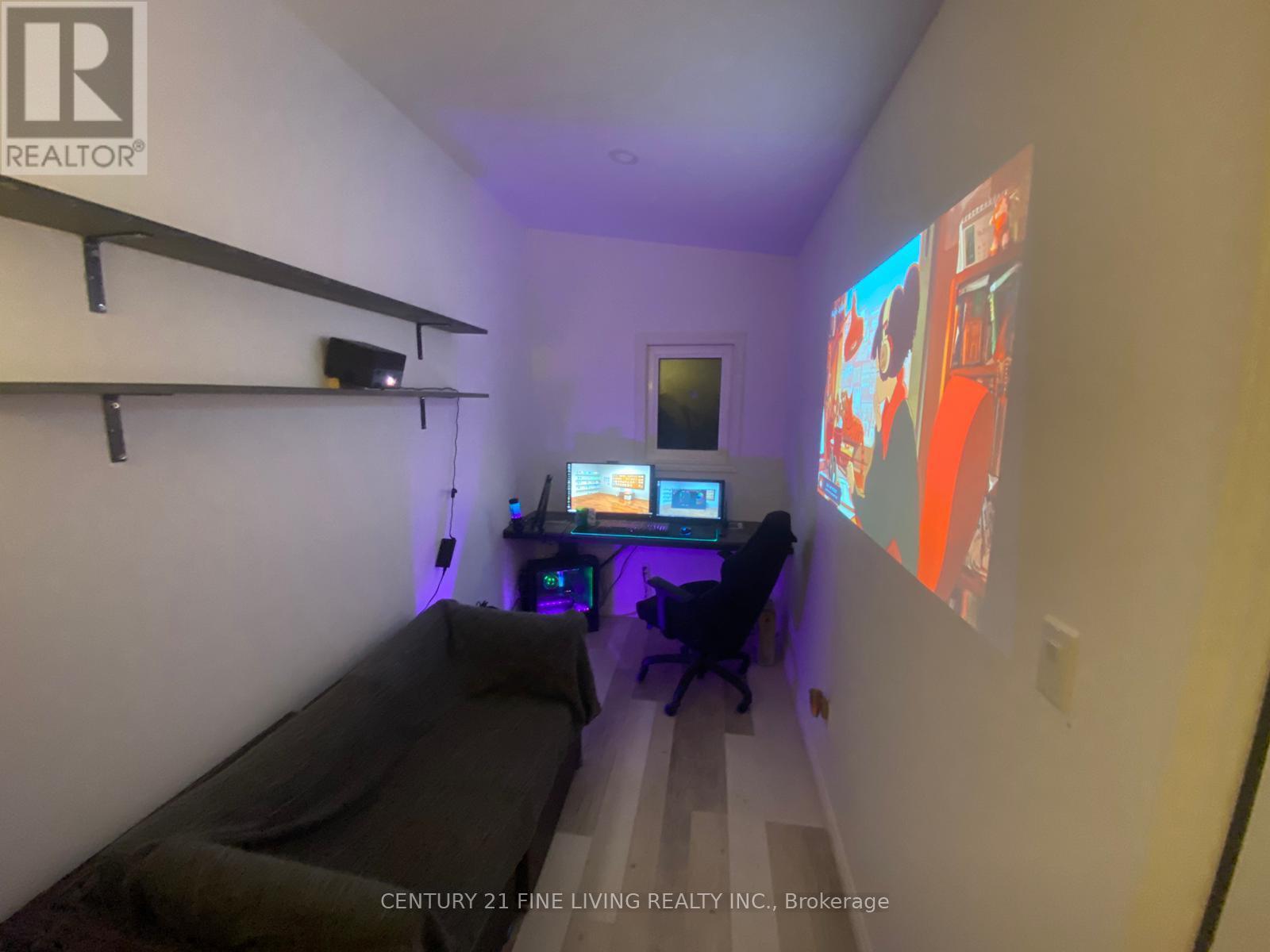 (Grdn) - 400 Nairn Avenue, Toronto, Ontario  M6E 4J3 - Photo 11 - W13730378