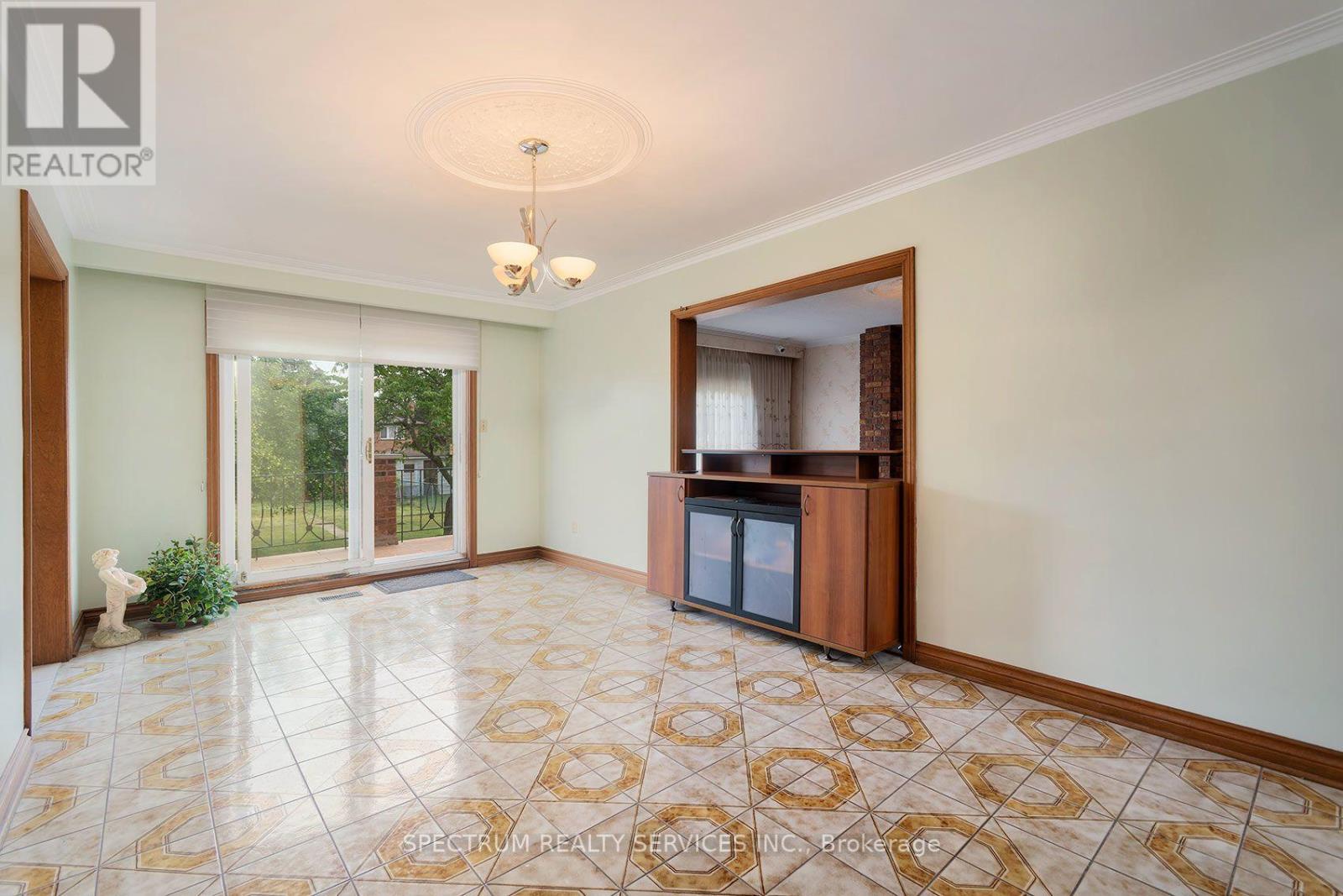 145a Whitfield Avenue, Toronto, Ontario  M9L 1H2 - Photo 14 - W13730388