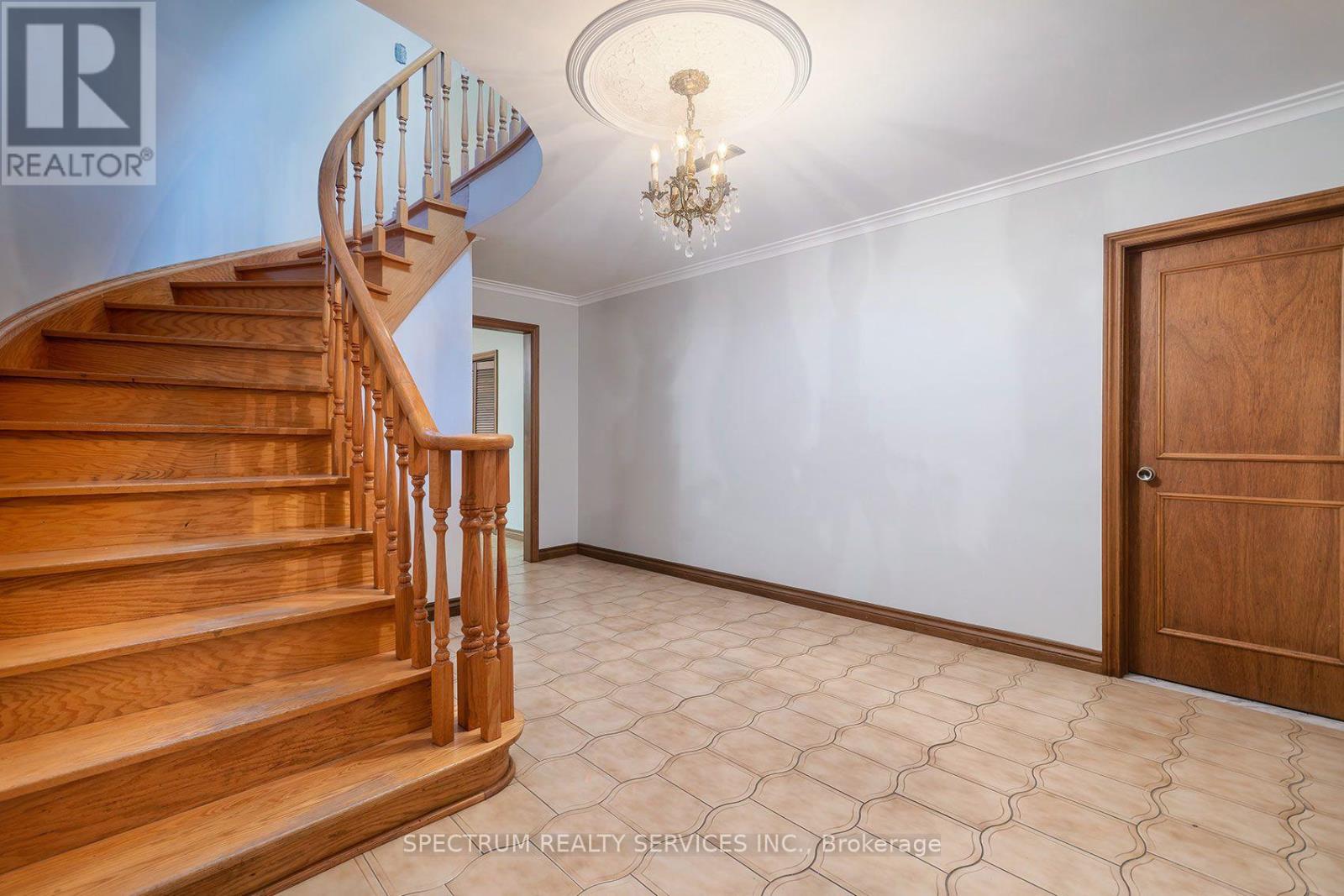 145a Whitfield Avenue, Toronto, Ontario  M9L 1H2 - Photo 36 - W13730388